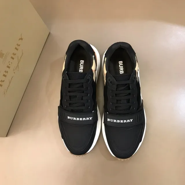 Burberry Knight baskets chunky noires et à carreaux 2