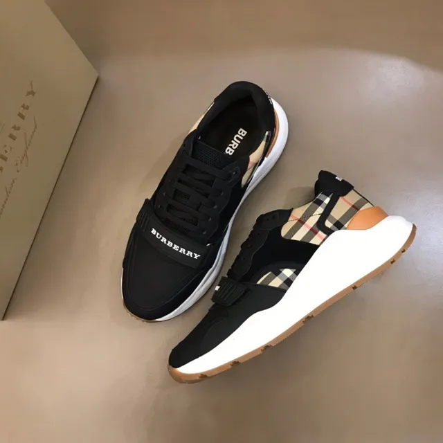 Burberry Knight baskets chunky noires et à carreaux 8