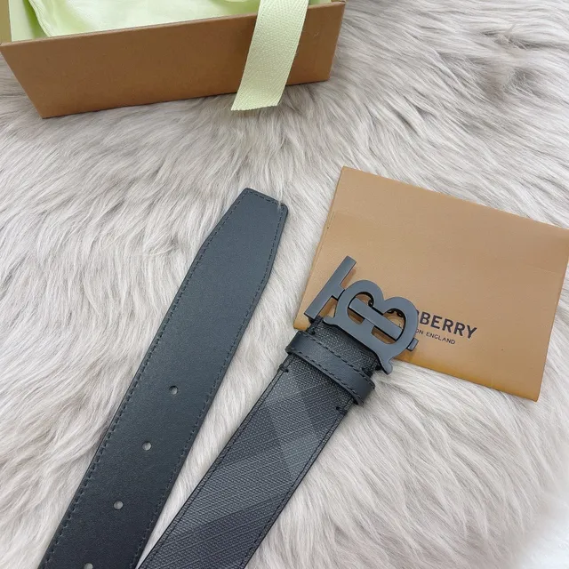 Burberry Knight Interlocking TB Buckle Ceinture en cuir charbon 4