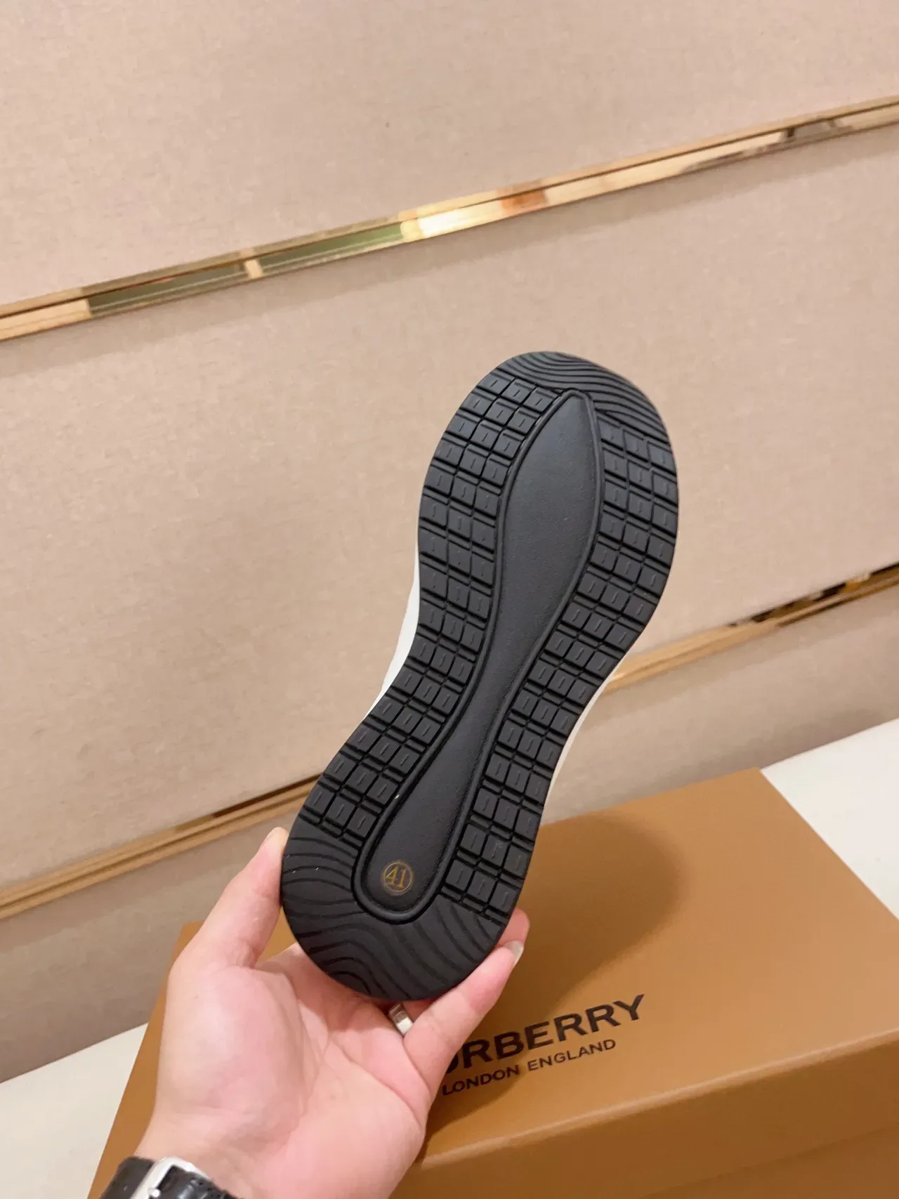 Burberry Knight White و House Check سنيكرز للأسلوب الحياتي 2