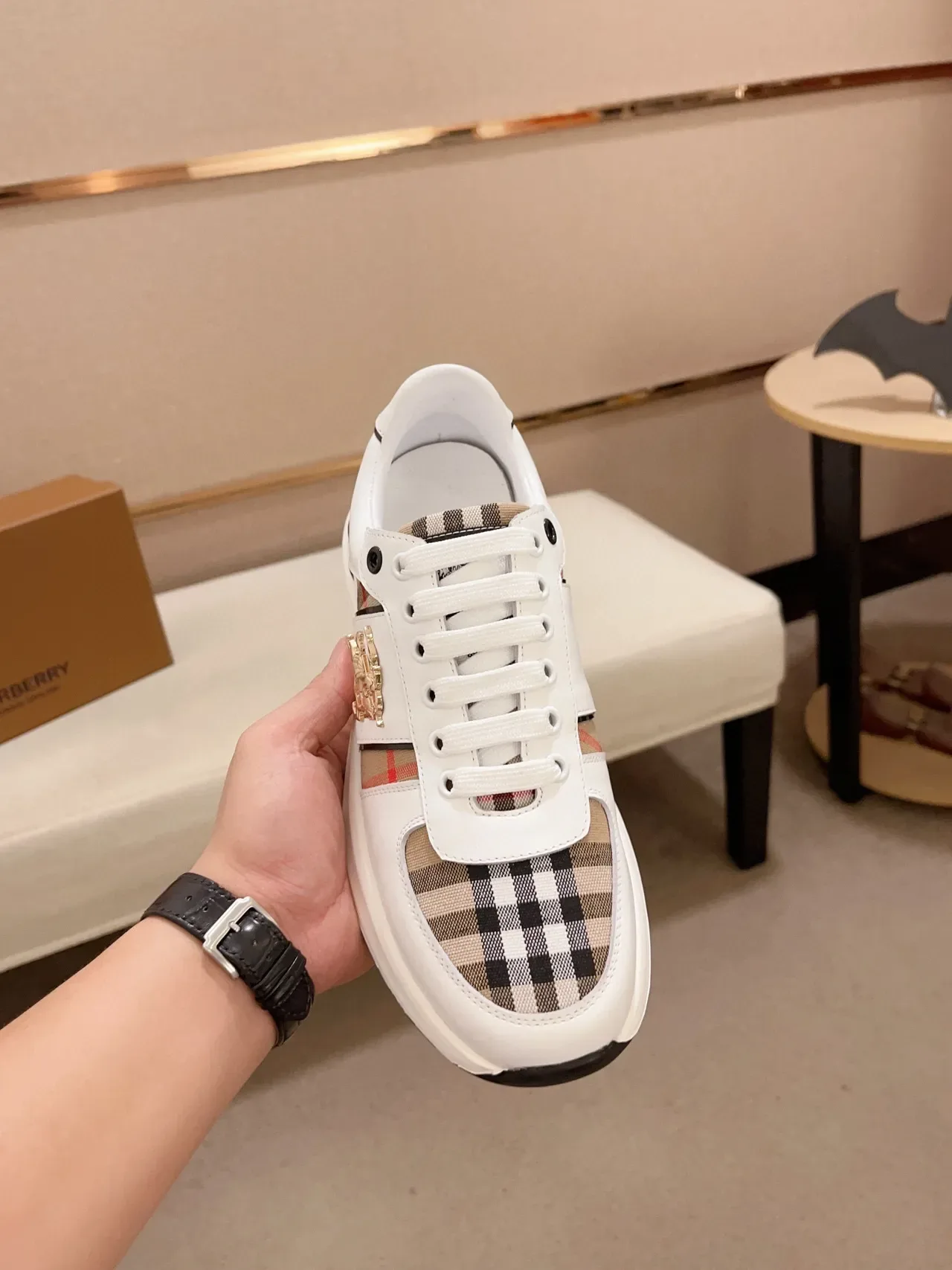 Burberry Knight White و House Check سنيكرز للأسلوب الحياتي 9