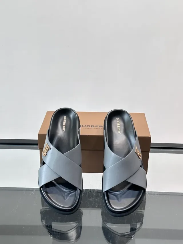 Burberry Monogram Sandales à Lanières Croisées en Cuir 6