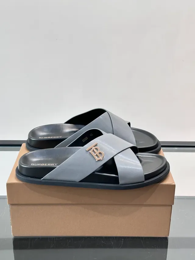 Burberry Monogram Sandales à Lanières Croisées en Cuir 11