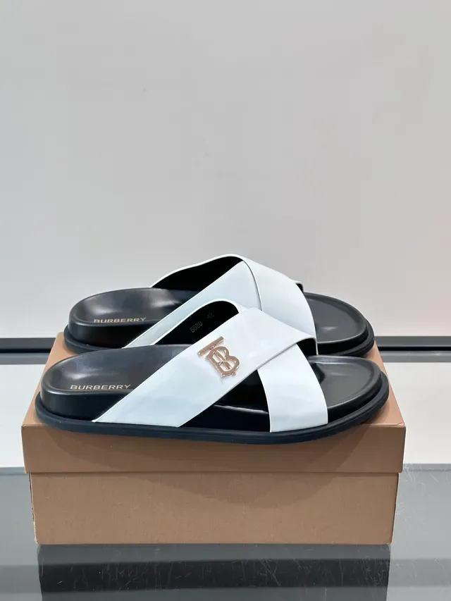 Burberry Monogram Sandales à Lanières Croisées en Cuir 12