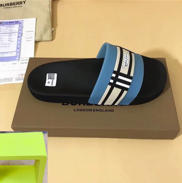 Burberry سلايدز أسود أزرق سولا مطاطية مولدة حزام عريض مخطط 3