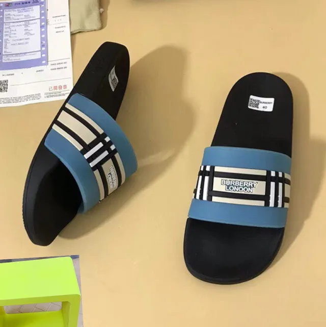 Burberry سلايدز أسود أزرق سولا مطاطية مولدة حزام عريض مخطط 7