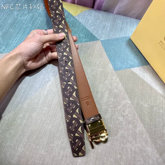 Burberry TB Monogram Cinto de couro reversível 5
