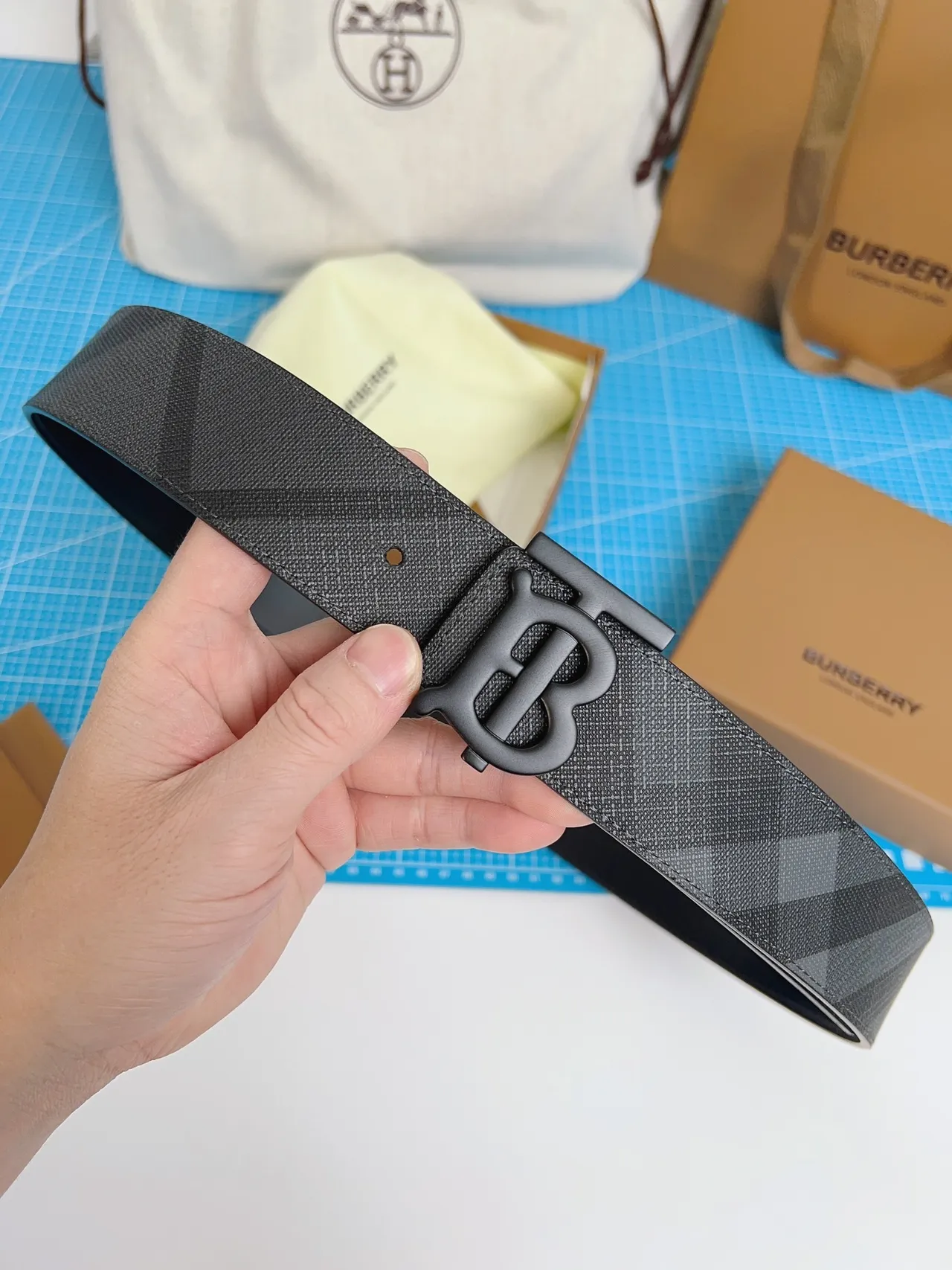 Burberry Thomas Burberry Monogram কালো ধূসর চেক চামড়ার বেল্ট 2
