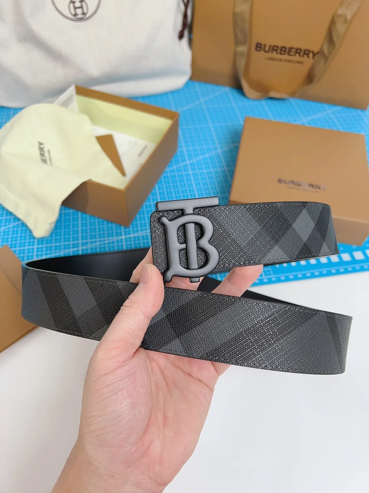 Burberry Thomas Burberry Monogram কালো ধূসর চেক চামড়ার বেল্ট 5