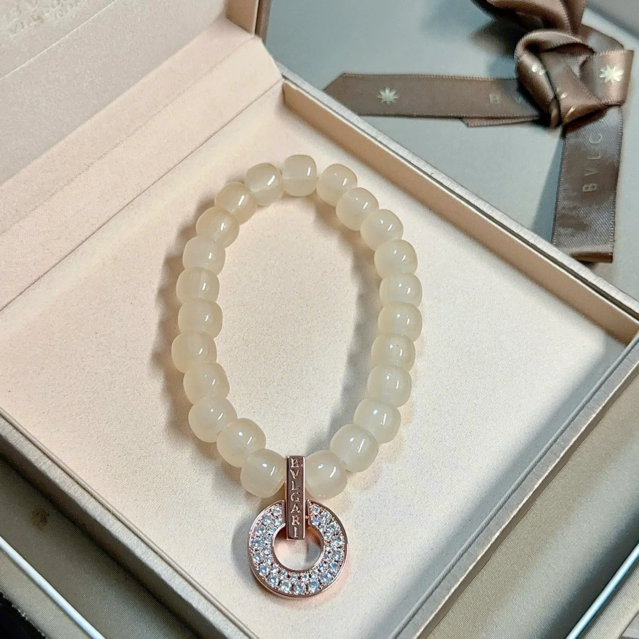 Bvlgari B.zero1 Or Beige perlé Pavé-Diamond Bague Charm Bracelet 5