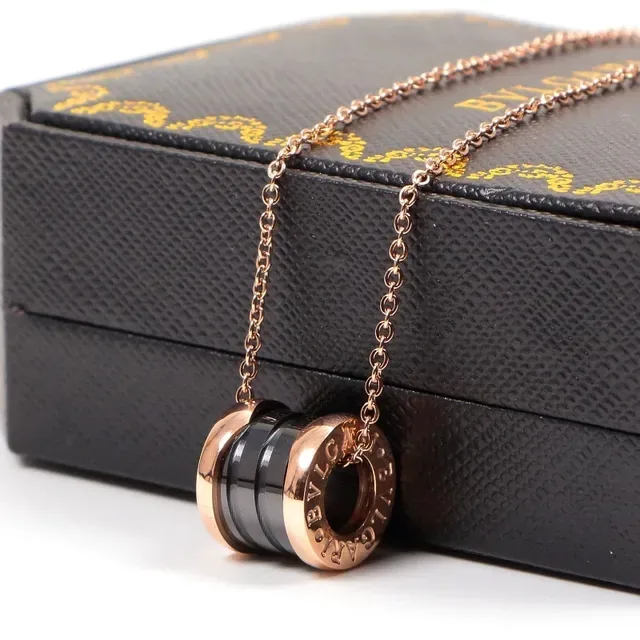 Bvlgari B.zero1 Collier en Céramique Noire et Doré 4