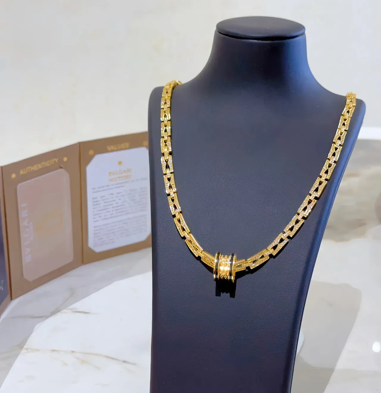 Bvlgari B.zero1 Or Noir Chaîne Pavé-Set Motif Double-Bande Rotative Collier 3