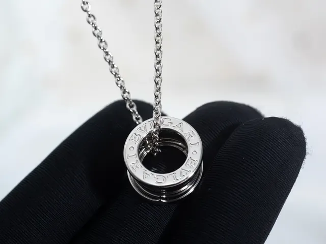 Bvlgari B.zero1 Multi-Ring Cylindrical Pendant Necklace 8