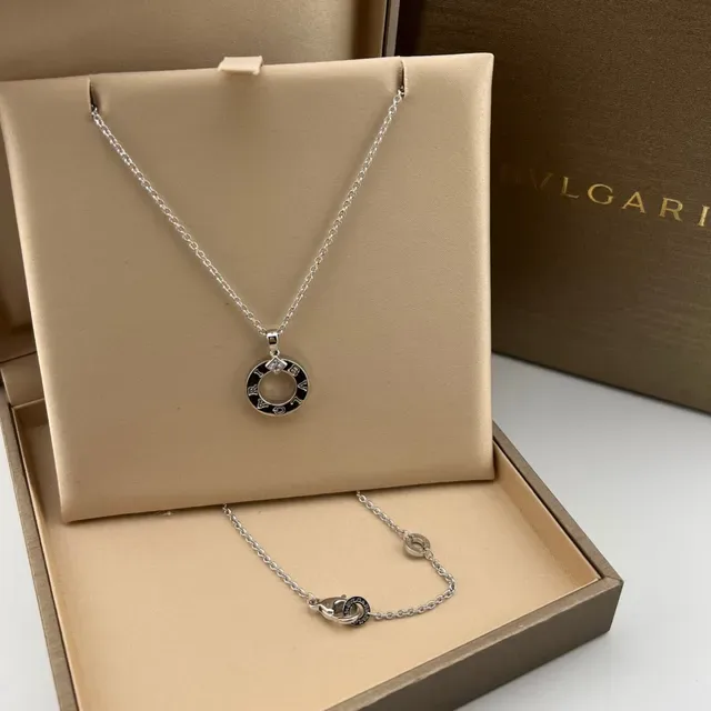 Bvlgari B.zero1 Collier avec Pendentif Anneau Ouvert en Argent et Or Gravé avec Lettre de Marque 3