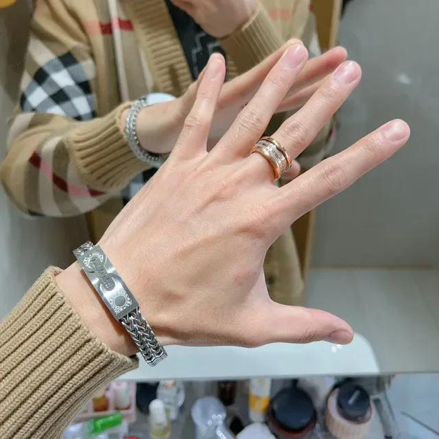 Bvlgari خاتم ذهبي شفاف متعدد الأشرطة دوار تصميم حجريات مرصعة بالباڤيه 5