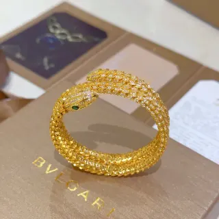 Bvlgari Serpenti Pavé डायमंड सोने का सर्पेंट ब्रेसलेट