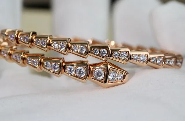 Bvlgari Serpenti गुलाबी सोना Pavé सर्पाकार चूड़ियाँ 3