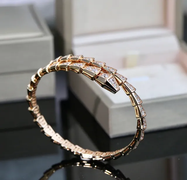 Bvlgari Serpenti गुलाबी सोना Pavé सर्पाकार चूड़ियाँ 4