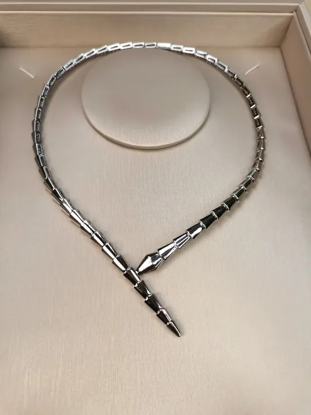 Bvlgari Serpenti Colar de Serpente Articulado Ouro Rosa 4