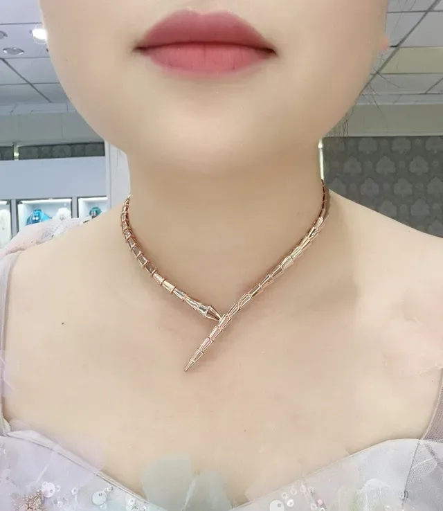 Bvlgari Serpenti Colar de Serpente Articulado Ouro Rosa 5