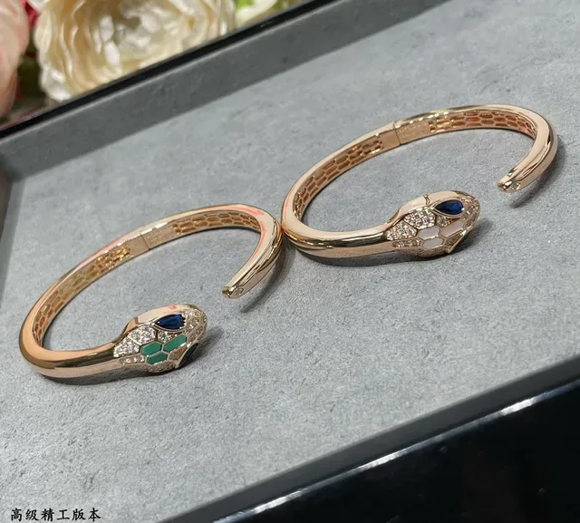 Bvlgari Serpenti Tête de serpent Bracelets Pavé diamants et gemmes 7