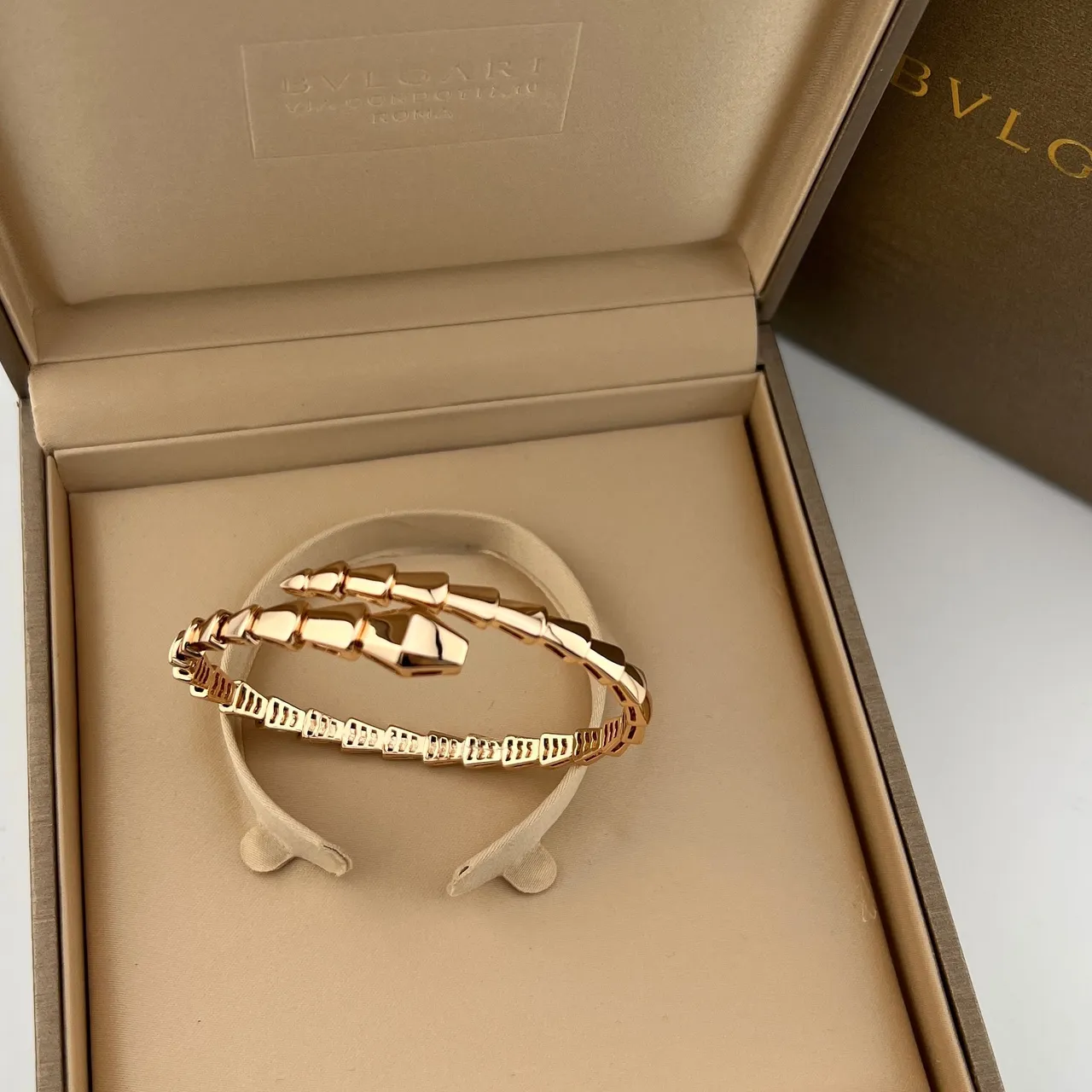 Bvlgari Serpenti Tubogas Bracelets tête de serpent 3