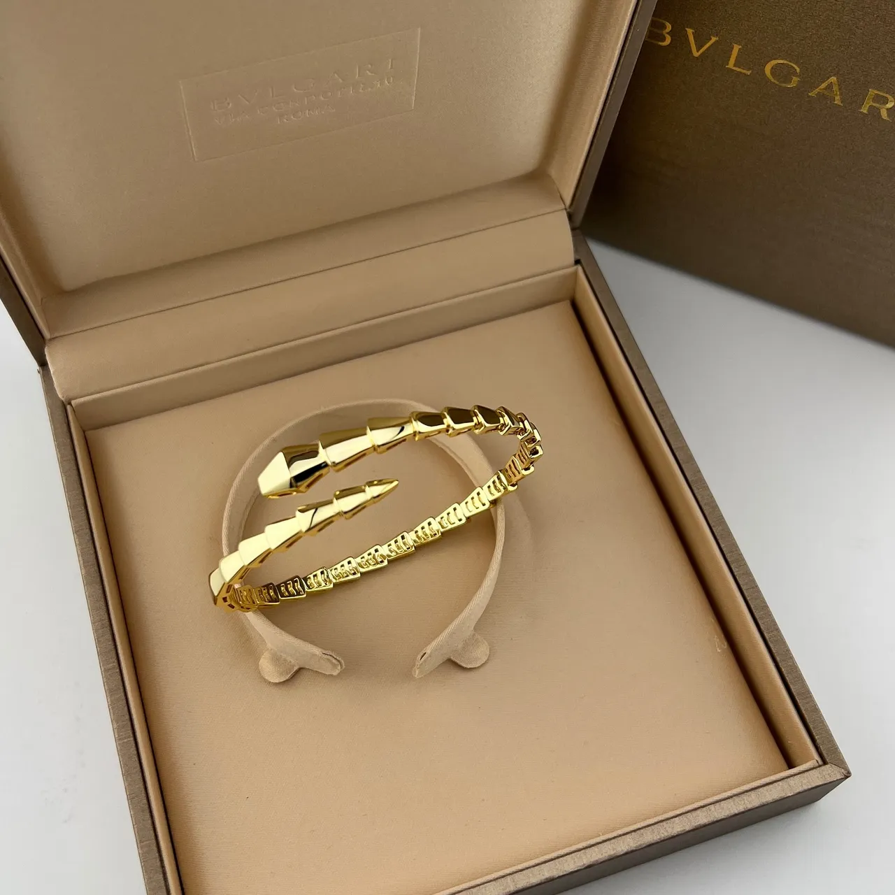 Bvlgari Serpenti Tubogas Bracelets tête de serpent 5
