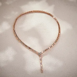 Bvlgari Serpenti Viper गुलाबी सोना Pavé डायमंड नेकलेस