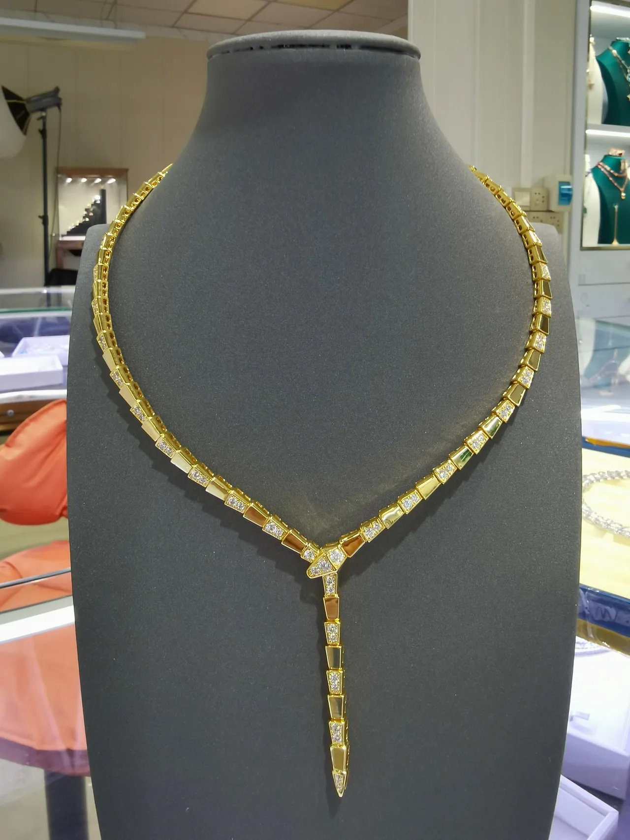 Bvlgari Serpenti Viper Collier Or Rose Pavé Diamant 8