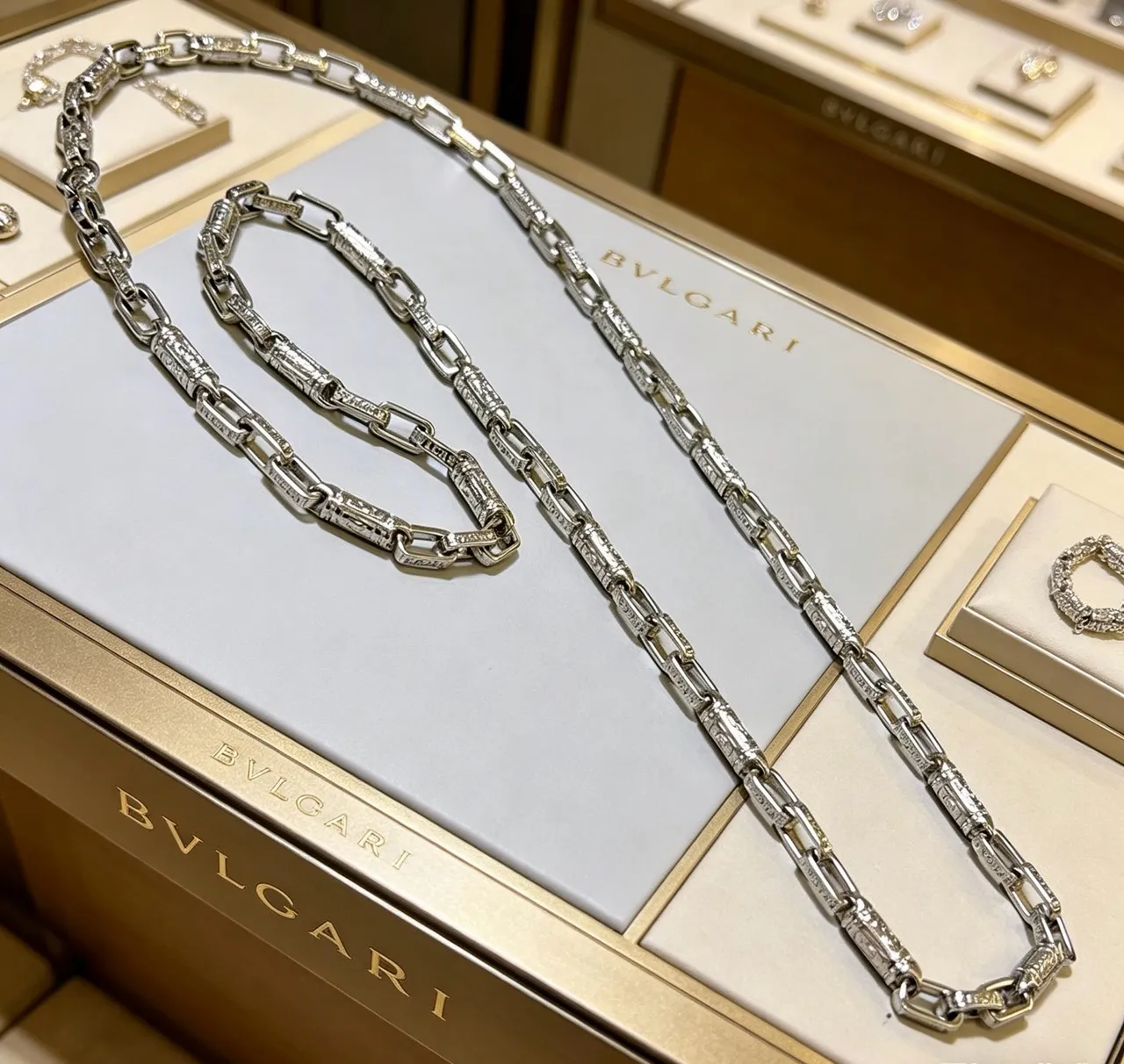 Bvlgari রুপালি বেইজ মোটা লিংক চেইন টেক্সচার্ড বৃত্তাকার অ্যাকসেন্ট হার 7