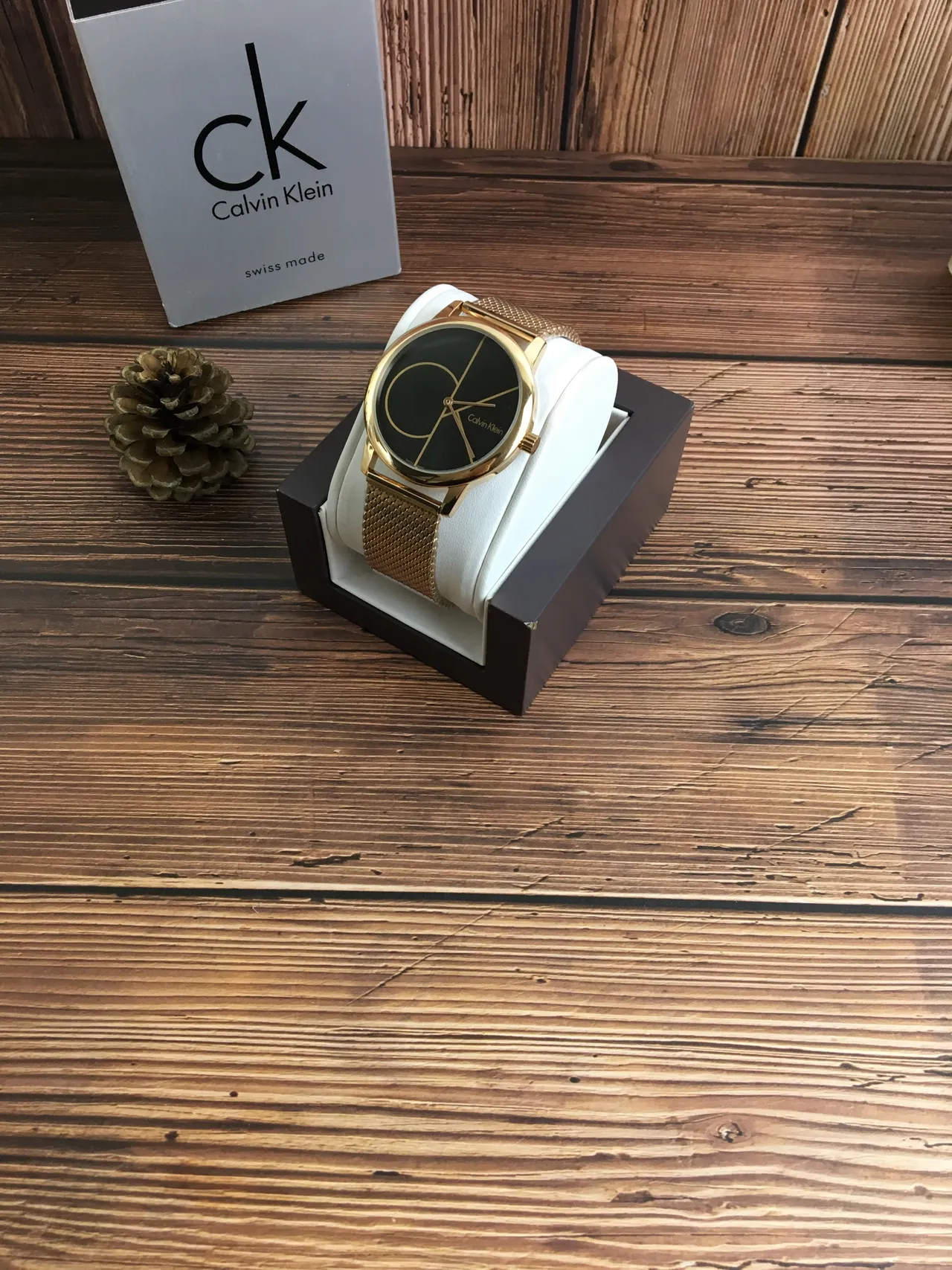 Calvin Klein Minimal Cadran Noir Bracelet Maille Doré Montre Quartz 2
