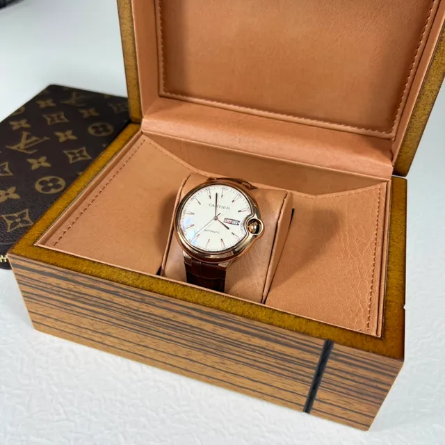 Cartier Ballon Bleu marron doré boîtier rond rose montre mécanique 2