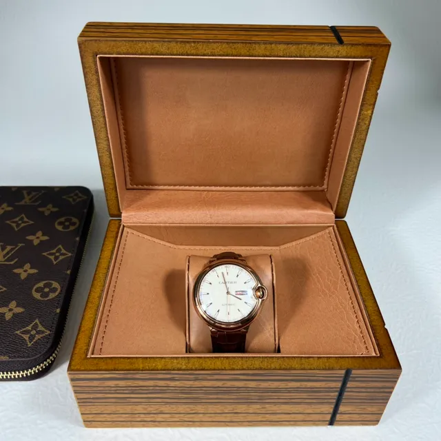 Cartier Ballon Bleu marron doré boîtier rond rose montre mécanique 3