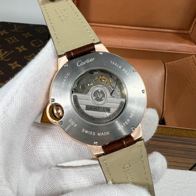 Cartier Ballon Bleu marron doré boîtier rond rose montre mécanique 5