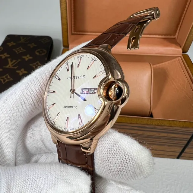 Cartier Ballon Bleu marron doré boîtier rond rose montre mécanique 6