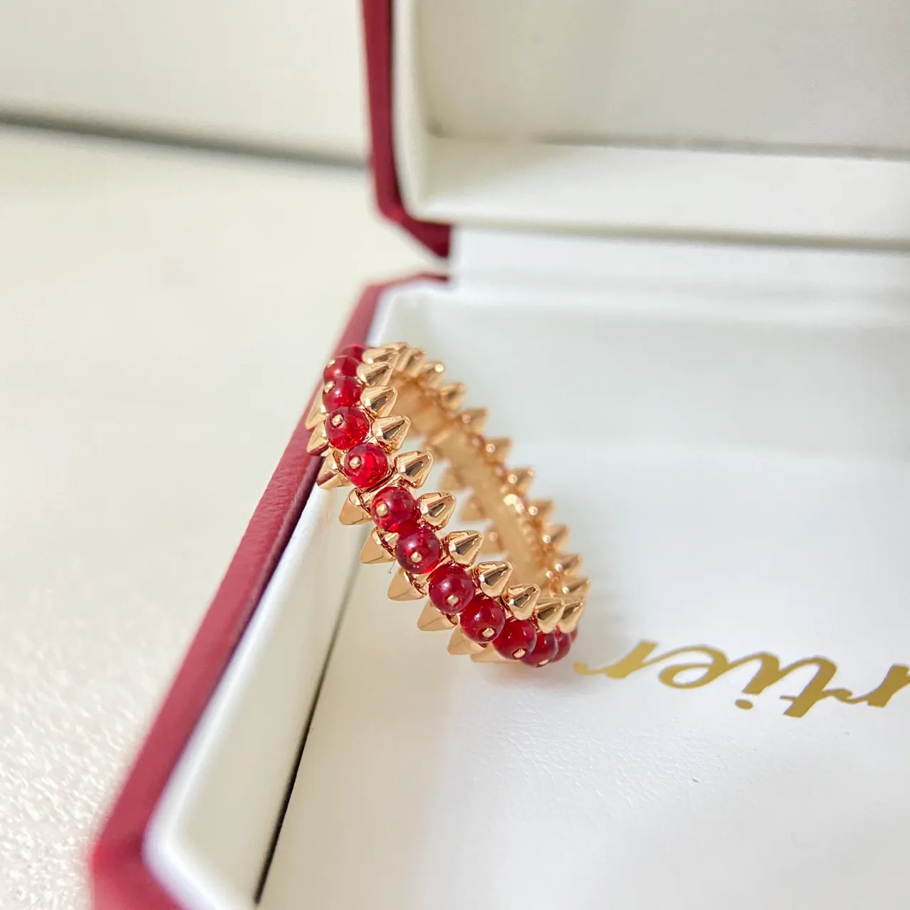 Cartier Clash de Cartier Bague avec piques complets perle rouge et or rose 3