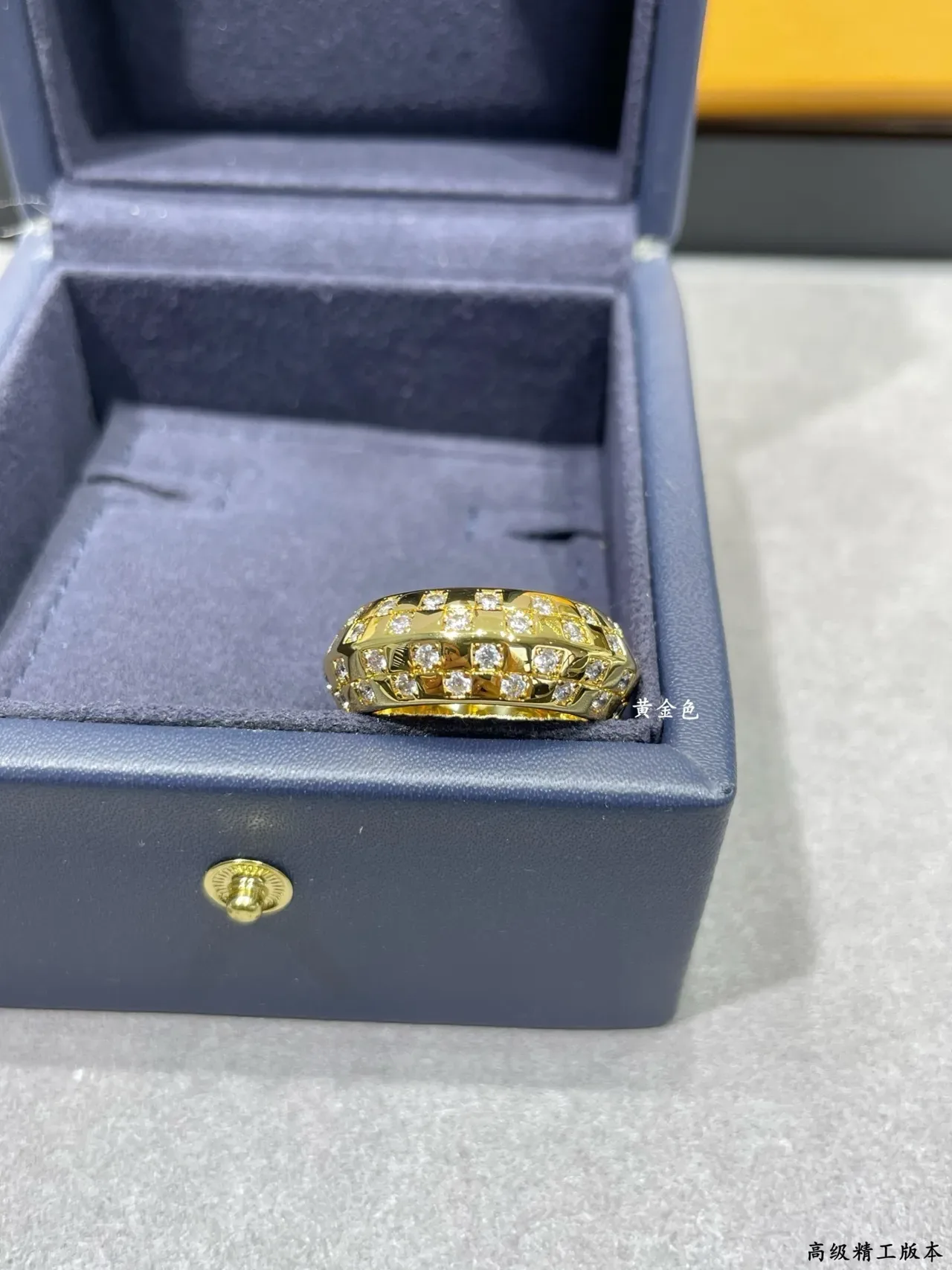 Bague Cartier Coup de Fouet Bande Large Diamants Pavé 8