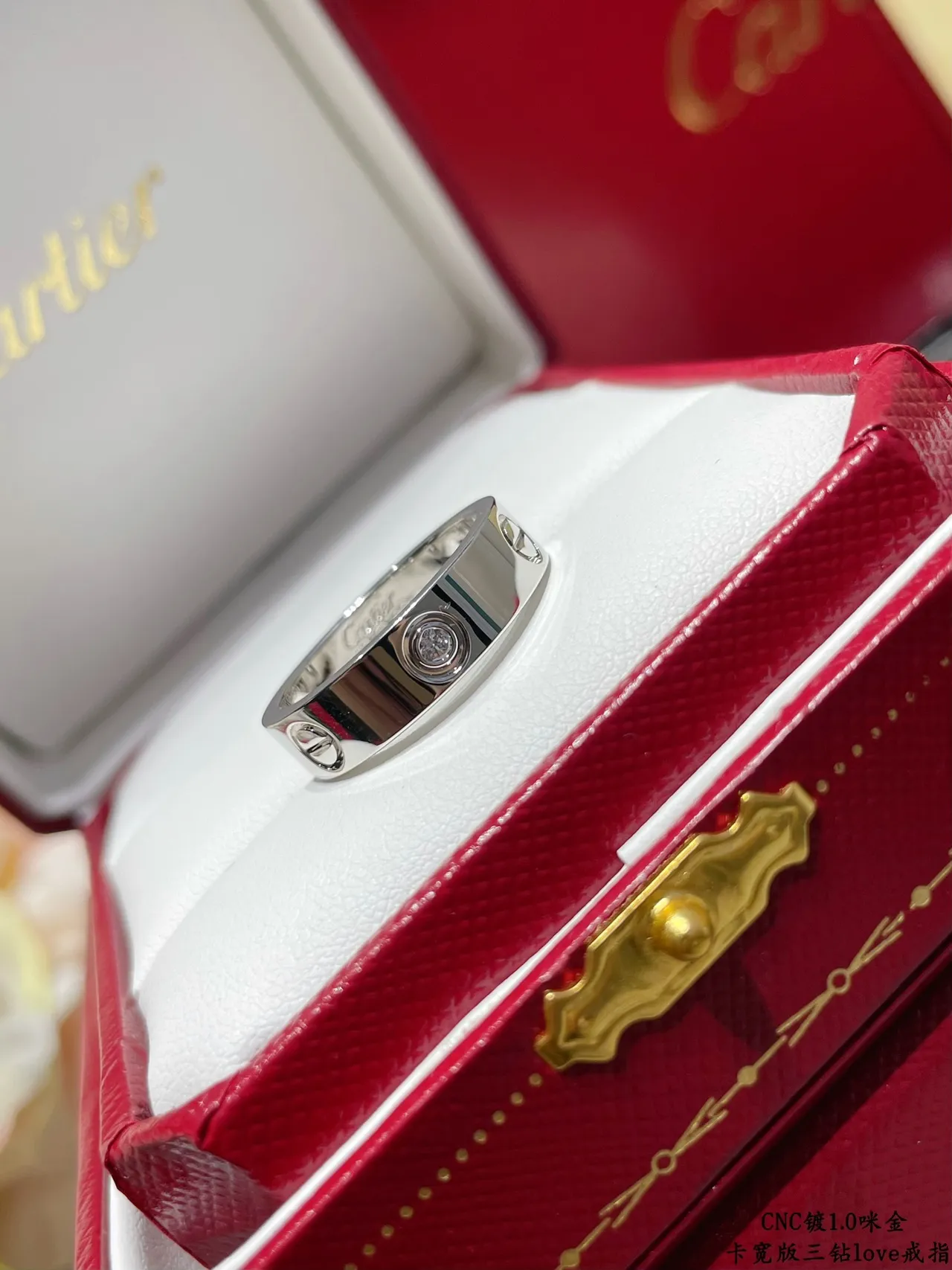 Cartier Love Anel de Banda Larga com Três Diamantes 2