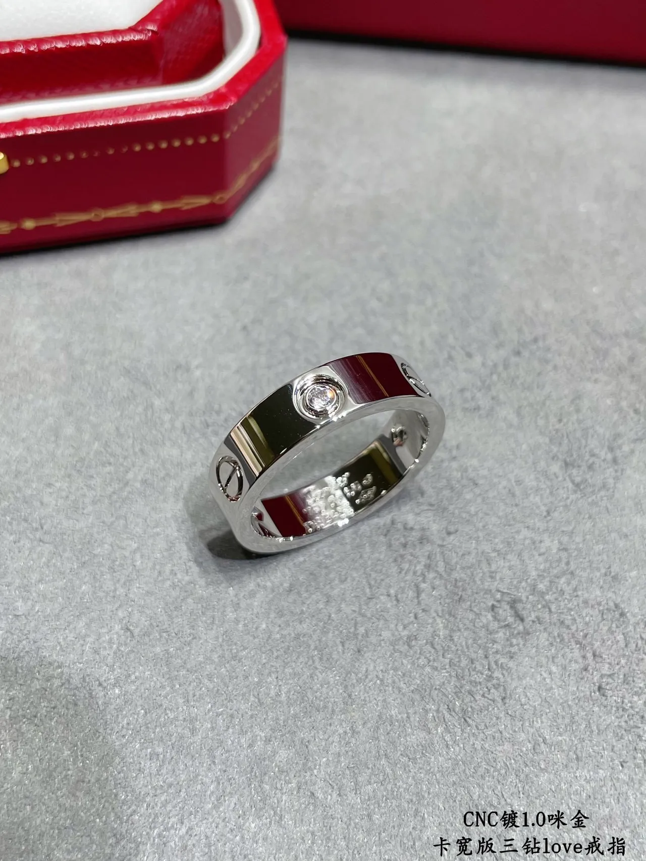 Cartier Love Anel de Banda Larga com Três Diamantes 7