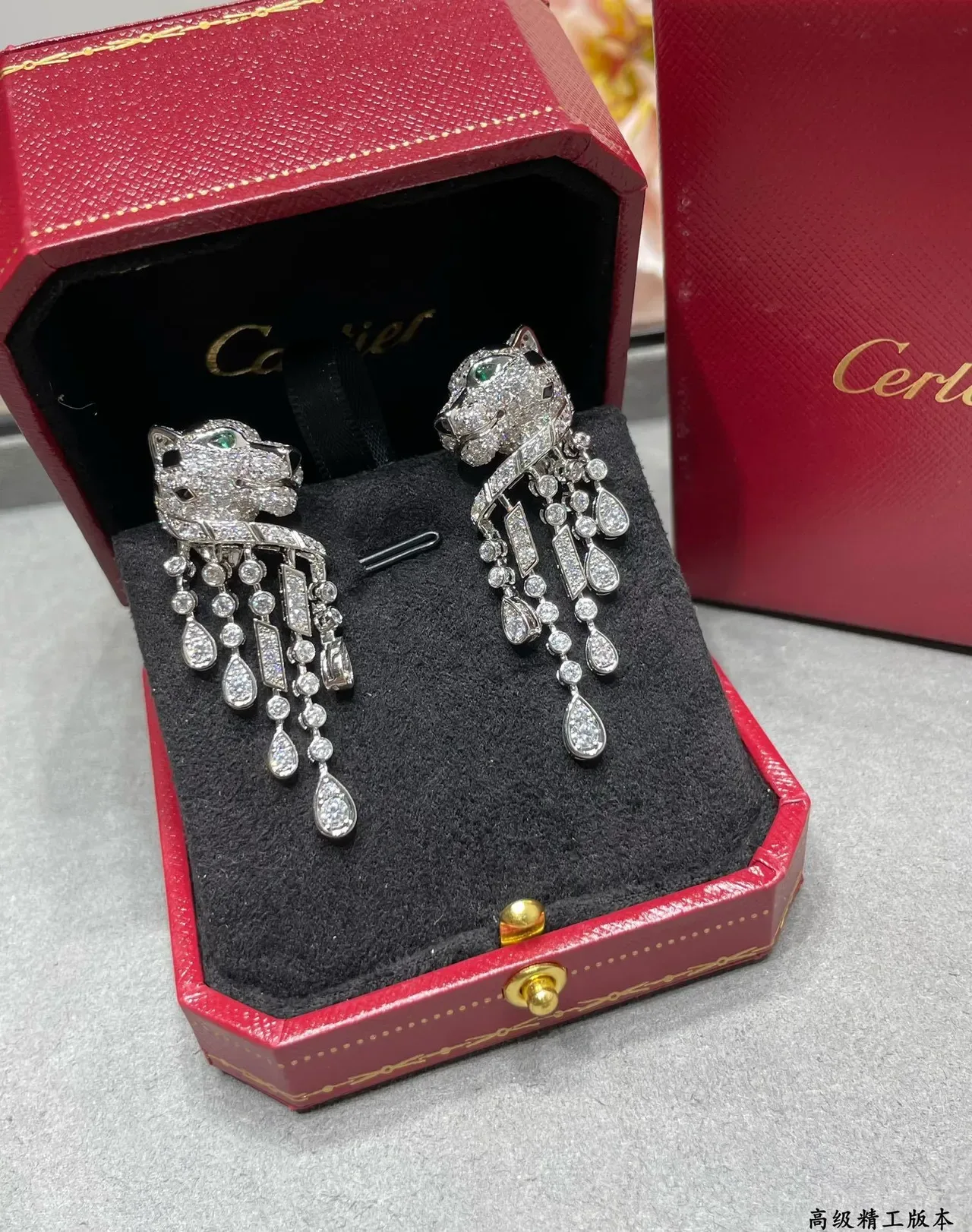Cartier Panthère Diamond and Emerald Panther Head Earrings 4