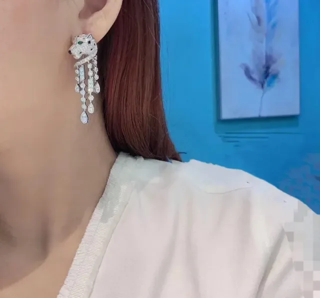 Cartier Panthère Diamond and Emerald Panther Head Earrings 8