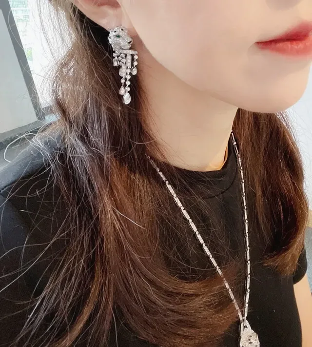 Cartier Panthère Diamond and Emerald Panther Head Earrings 9