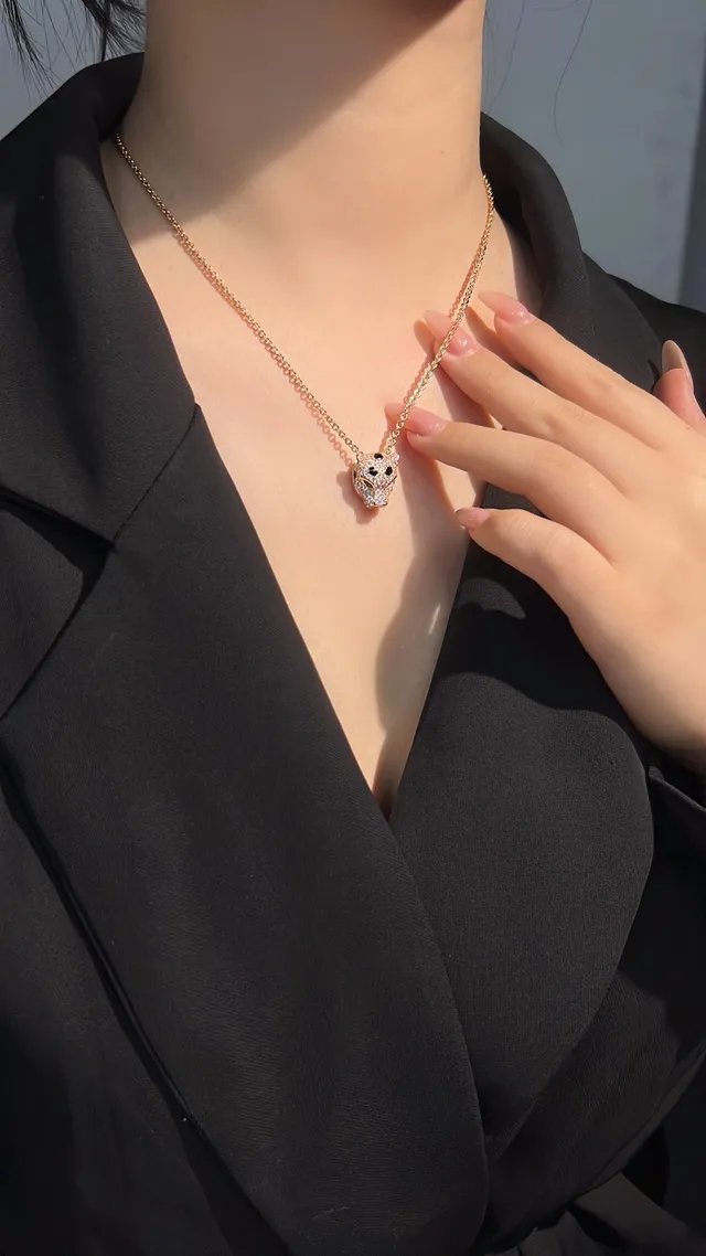 Collier Cartier Panthère Tête de Panthère Gemmes Pavé 4