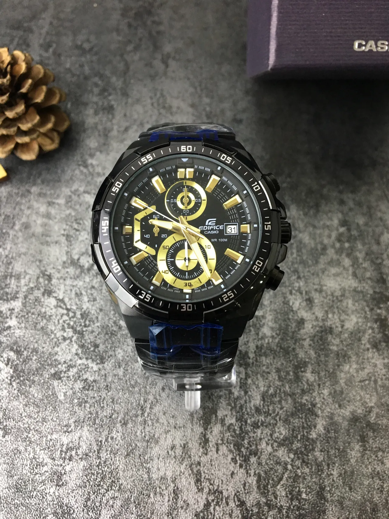 Casio أسود ذهبي مطلي بالأيونات Case مالتي سبديال كرونوغراف ساعة 3