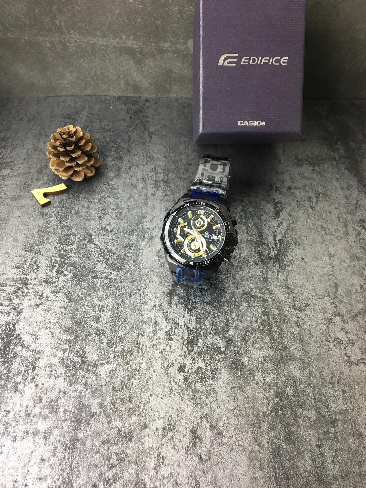Casio أسود ذهبي مطلي بالأيونات Case مالتي سبديال كرونوغراف ساعة 5