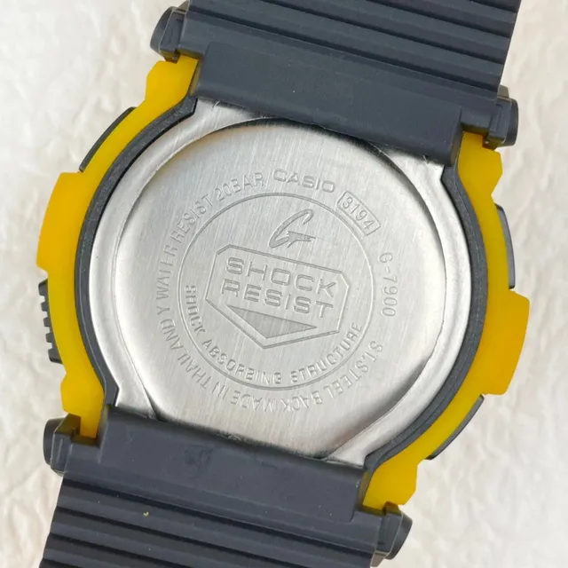 Casio G-Shock DW-5600 Jaune Résistant aux chocs Montre de sport 7