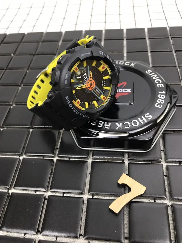 Casio G-Shock GA-100 Noir et Jaune Montre Sport 2