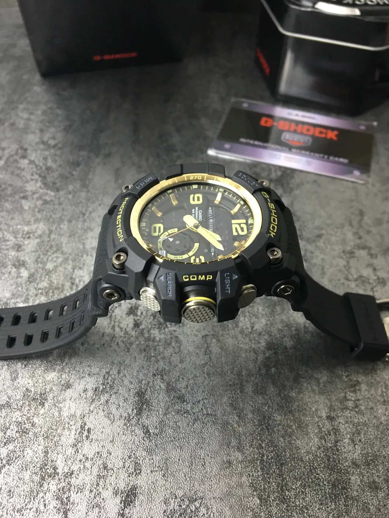 Casio G-Shock Mudmaster ساعة رياضية سوداء وذهبية 4
