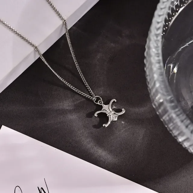 Celine Triomphe Fleur-de-Lis চাঁদি পেন্ডেন্ট নেকলেস 8