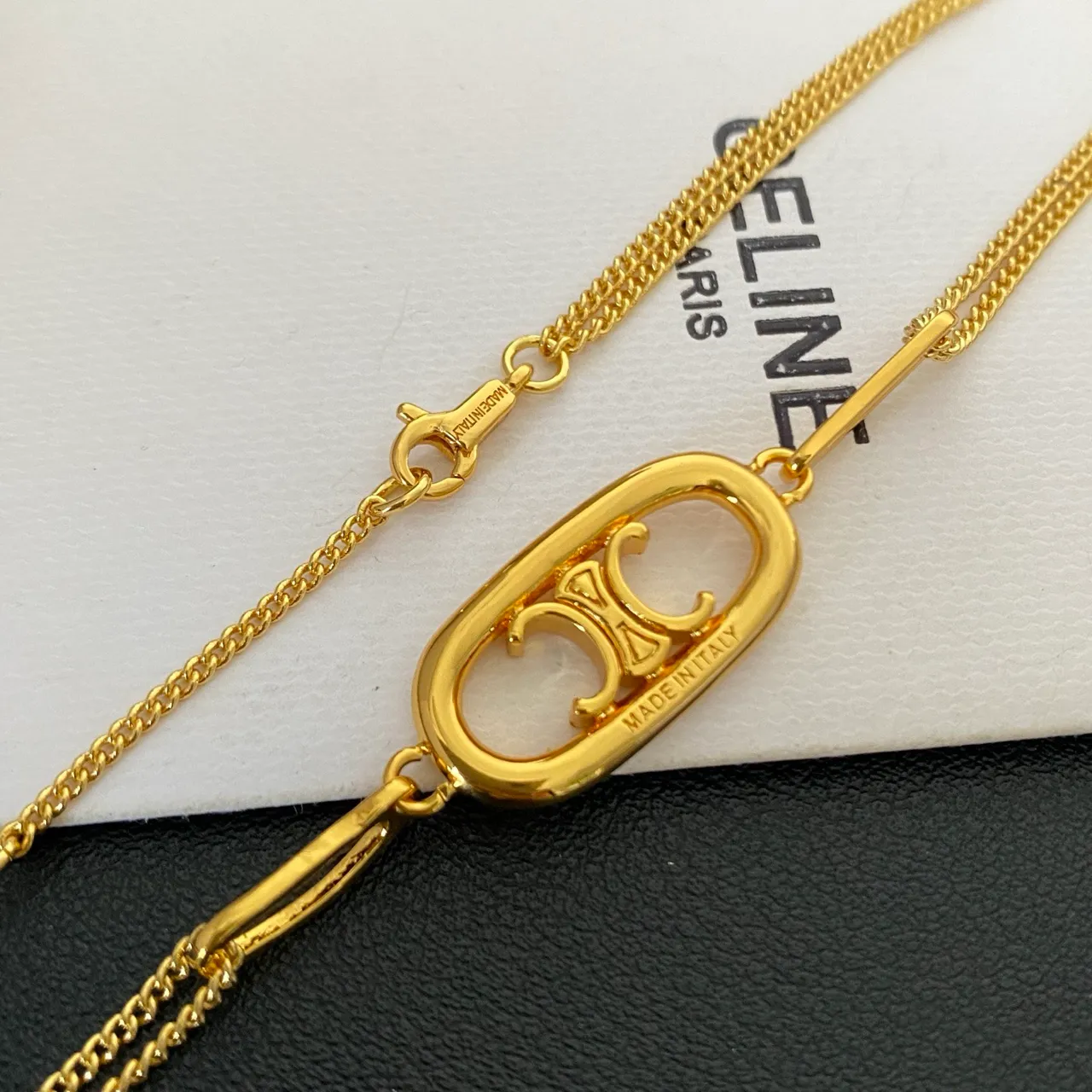Celine Triomphe Collier Doré Ovale CC Logo 6